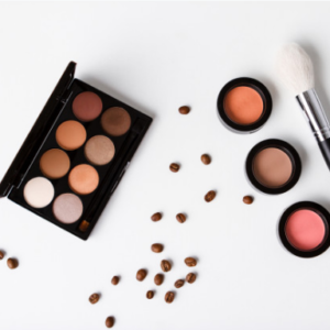 Da higiene pessoal à estética: mineração é grande aliada na fabricação de cosméticos
